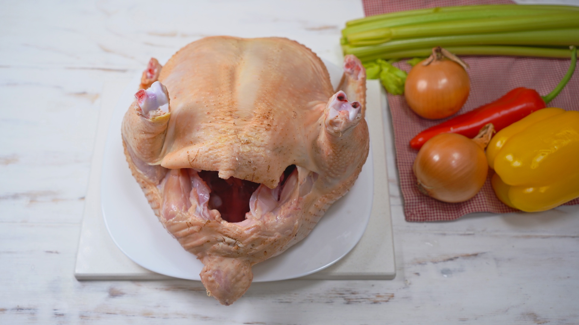 How to Quickly Thaw a Turkey in Water for Your Feast